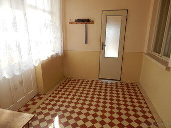 Na predaj priestranný 4 izb. rodinný dom v Martovciach s poz - 10