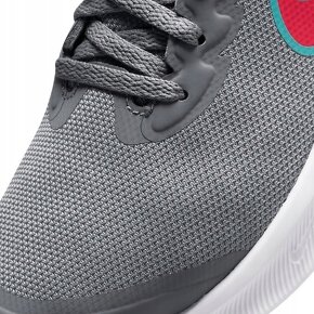 Predám chlapčenské tenisky Nike Star Runner 3 GS vel.5 - 10