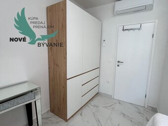 Na predaj dom 2x apartmán len 80m od mora v Chorvátsku - 10