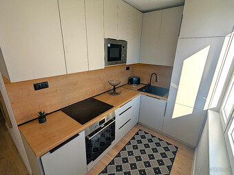 Štýlový, rekonšt. 2 izbový Galaktická, Lo, 2.p, voľný kúpou - 10