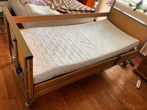 Elektrická polohovateľná posteľ s matracom a príslušenstvom - 10