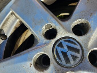 Volkswagen R16 215/65 - 10