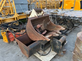 kolesovy bager Takeuchi TB70W - 10