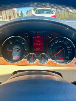 Predám VW Passat B6 Variant 2.0 TDI Highline 103kW Diesel - 10