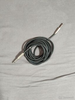 Predám elektricku gitaru a príslušenstvo - 10