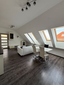 3-izbový byt s terasou, parkovaním vo dvore-Hegyeshalom - 10