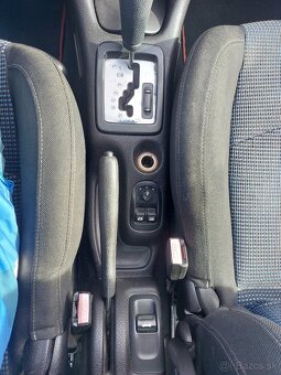 Peugeot 206 CC - cabrio 1.6 benzín 88kw. Automat - 10
