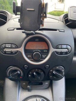 Mazda 2 - 10