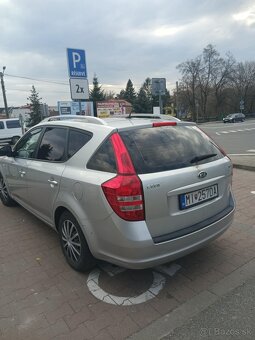 Kia Ceed - 10