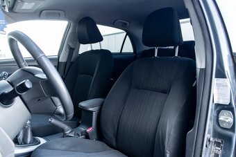 Toyota Corolla 1.6 S/L/ Vyhrievané sedadlá/ Tempomat - 10