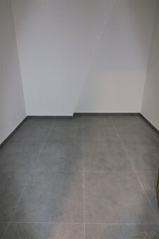 Prenájom priestoru 60 m2 na rôzne účely Bytčická ulica - 10