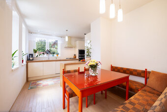 REZERVOVANÉ: Na predaj priestranný dom s veľkým pozemkom v P - 10