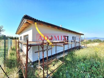 ADOMIS - predám 5-izbový bungalov1, 123m2,Ortáše 607m2, iba - 10