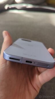 Google Pixel 9a 8 GB / 128 GB Iris - 10