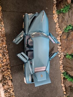 Prodám model 1:18 Tucker Torpedo 1948 - 10