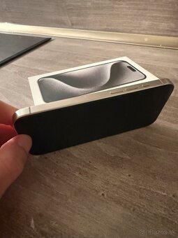 Iphone 15 Pro 512 GB biely ako nový bez škrabancov. - 10