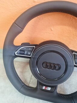 AUDI MULTIFUNKCNY VOLANT S AIRBAGOM A PADLAMI, biela niť - 10