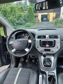 Ford Kuga - 10
