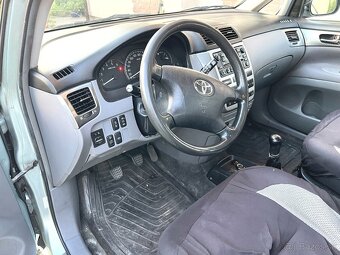 Toyota Avensis Verso 2.0 D-4D - 10
