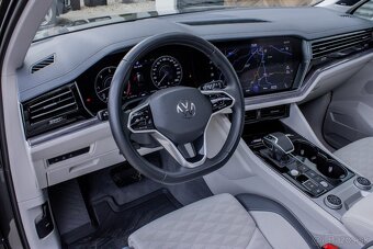 Volkswagen Touareg 3.0 V6 TDI ELEGANCE / VZDUCH / 4x4/ZÁRUKA - 10