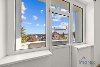 Poschodie vo vile pod hradom na prenájom - 10