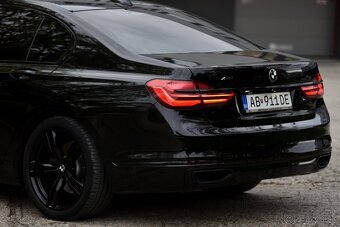 BMW Rad 7 740 xDrive - 10