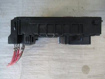 Poistkový blok 3C0937125A (Motorový priestor) VW - 10
