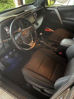 Toyota RAV4 - 10