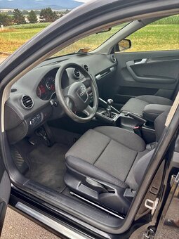Audi A3 Sportback 2.0 TDI Ambiente - 10