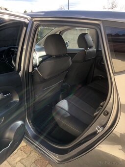 Predam Kia Venga 1,6 CRDI 16V - 10