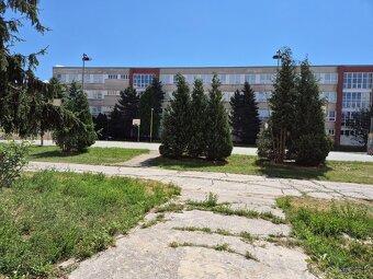 Priestranný 1 izbový byt na Važeckej, PO - ihneď voľný - 10