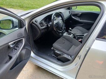 VOLVO V40 - 10
