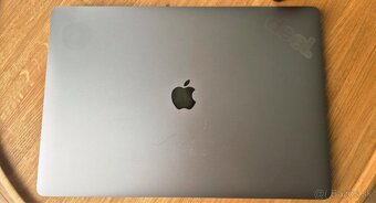 MacBook Pro 16” i7 / 16GB / 500GB SSD – výborný stav - 10