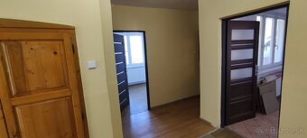 Predaj murovaného rodinného domu s garážou Budatín - 10