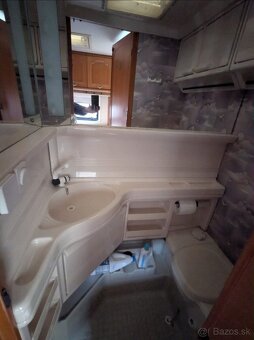 Karavan obytný prives hobby prestige - 10