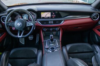 Alfa Romeo Stelvio 2.9 V6 Twin Turbo QV AWD A/T, 375 kW, A8, - 10