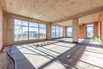 PREDAJ: POLYFUNKČNÁ NOVOSTAVBA VO ZVONČÍNE - 10