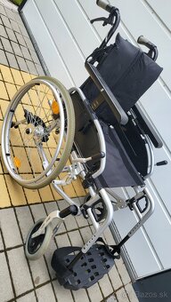 invalidny vozík 41cm pridavne brzdy pre asistenta barle AL - 10