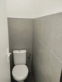 Samostatný oplotený objekt 2100 m2 Devínska Nová Ves - 10
