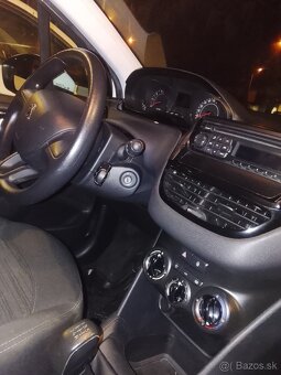 Peugeot 208 1.0 - 10