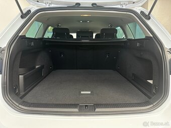 VW Passat Kombi GTE 1.4 TSI 160kw MATRIX LED,NELAKOVANÉ - 10