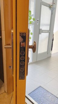 Na predaj priestranný 3-izbový byt 82 m2- blízko centra mest - 10
