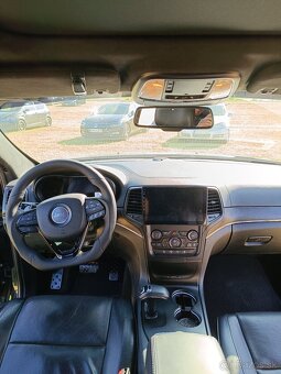 Jeep Grand Cherokee - 10