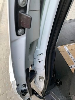 Predám Mercedes-Benz Vito 2143 cm³, 120 kW, rok výroby 2014 - 10