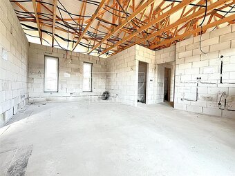 REZERVOVANÉ. Rozostavaný rodinný dom v štádiu hrubej... - 10