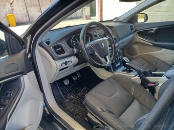Volvo V40 Cross country - 10
