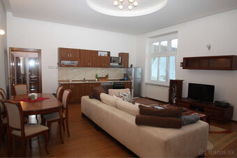 Predaj historickej budovy - Dom Módy na Nám. gen. M. R. Štef - 10