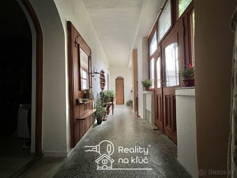 Na predaj dva rodinné domy s garážami a s obrovským pozemok - 10
