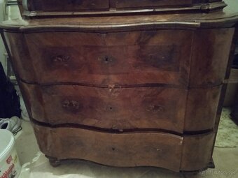 Barokova starožitna komoda - 10
