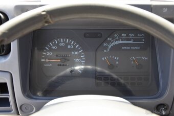 Nissan Cabstar trojstranný vykápač s rukou - 10